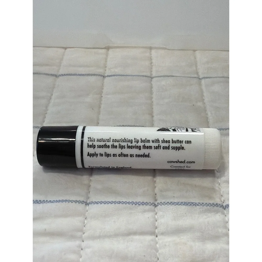 Cowshed Lippy Cow Natural Lip Balm Shea Butter Soho House England 0.17oz‎ Stick